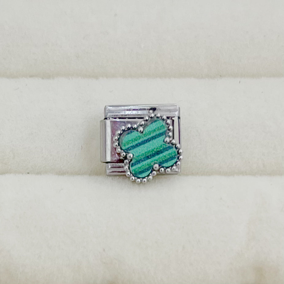 CHARM TRÉBOL VERDE