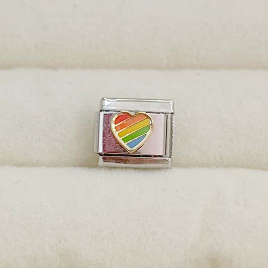CHARM CORAZÓN ARCOÍRIS