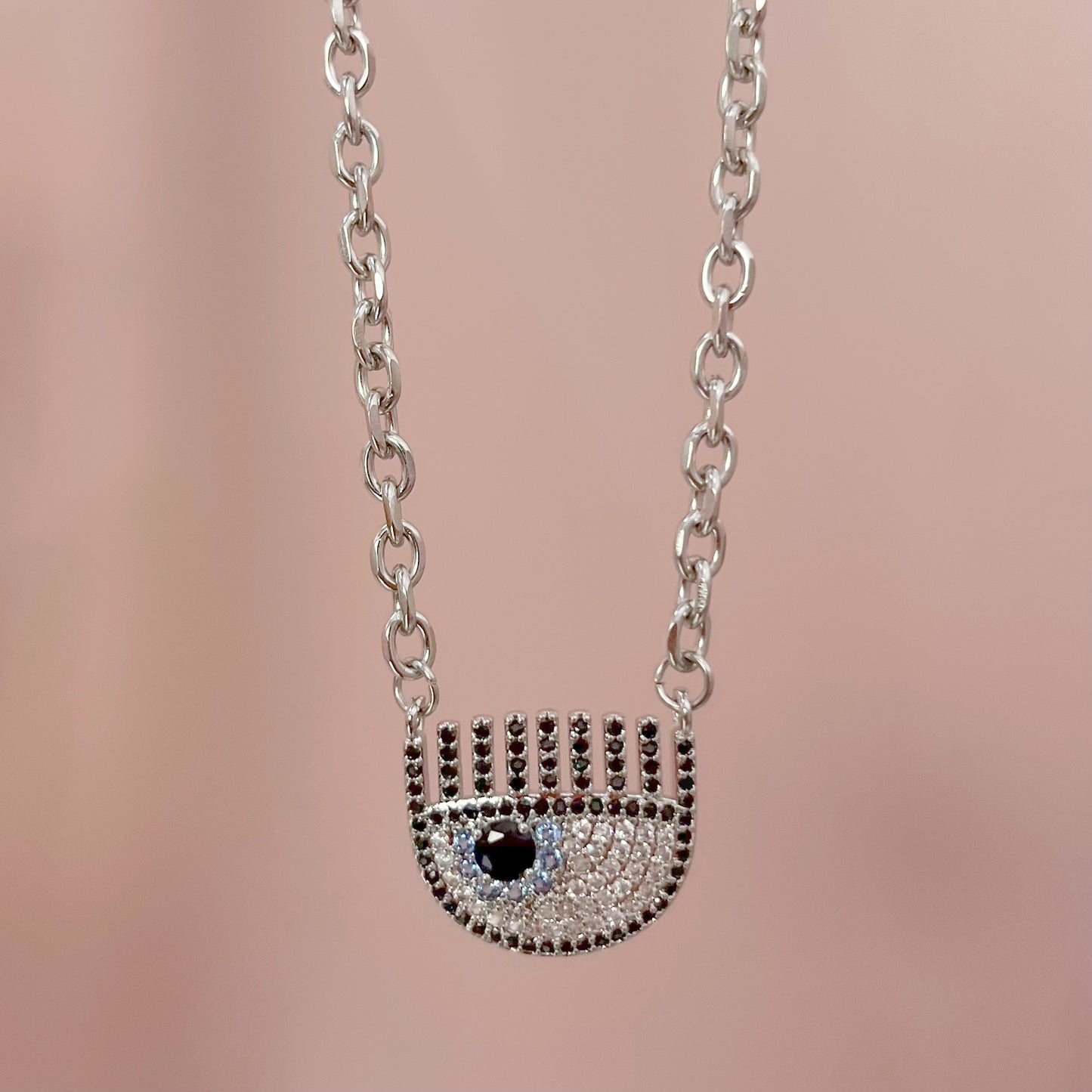 COLLAE OJO ZIRCONIAS PLATEADO