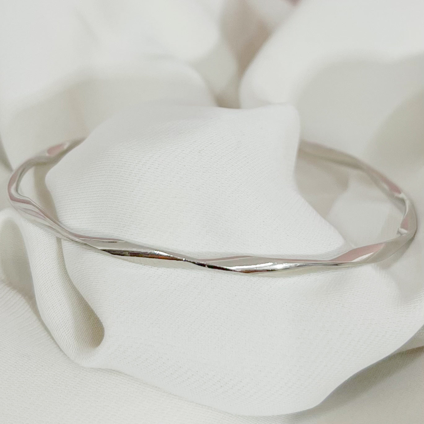 BRAZALETE ONDAS PLATEADO