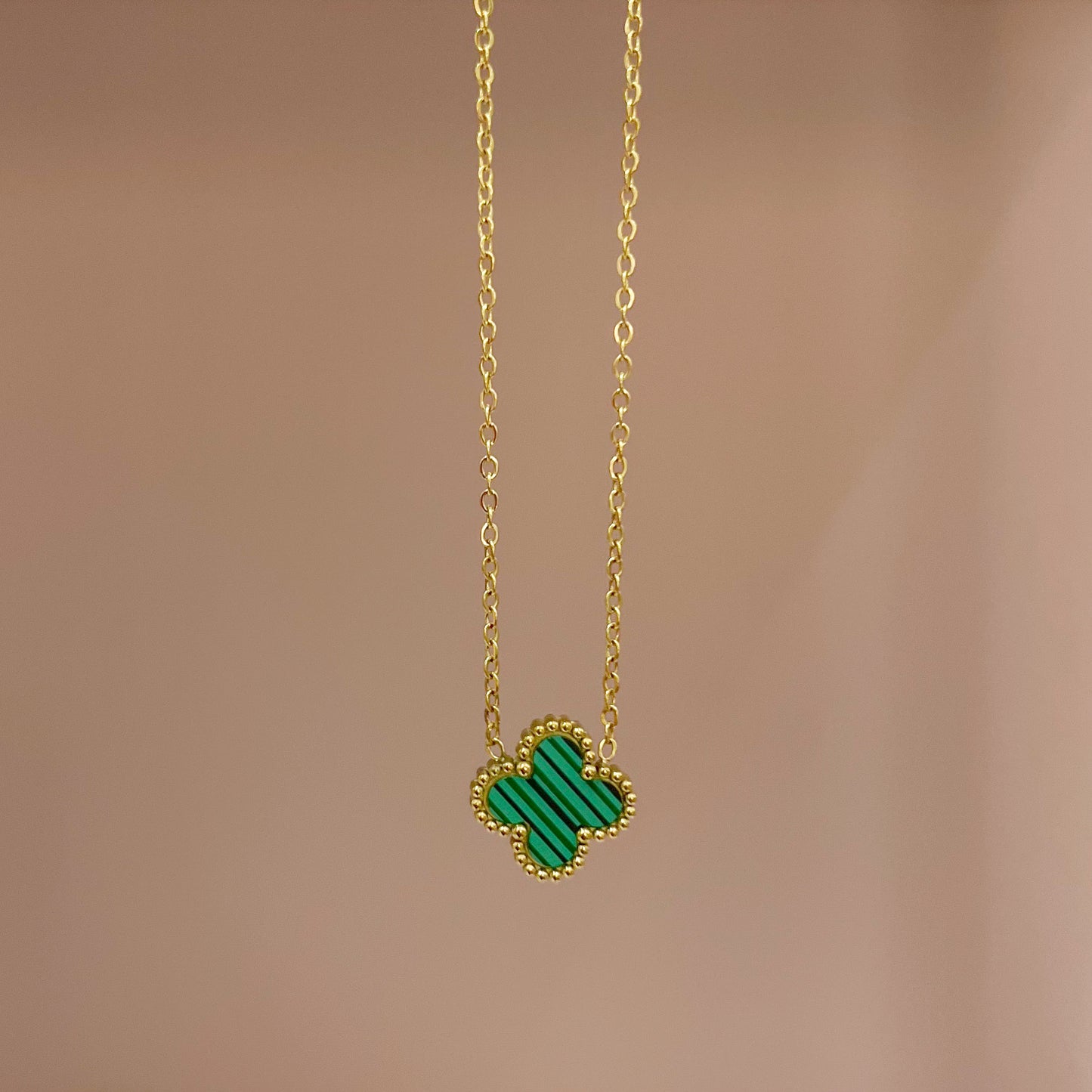 COLLAR TRÉBOL VERDE