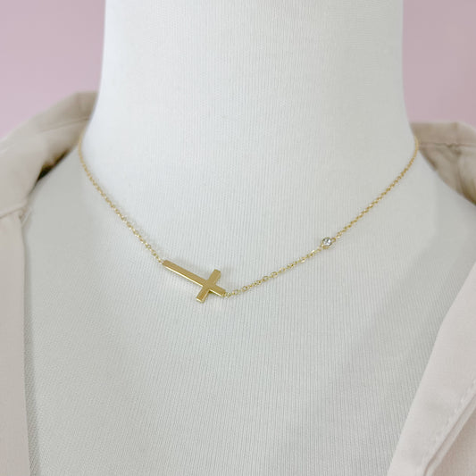 COLLAR CRUZ Y CRISTAL