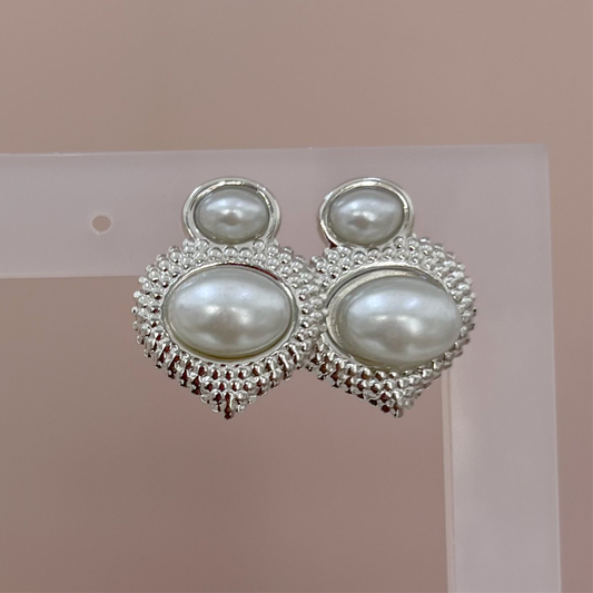 ARETES PERLAS OVALADAS