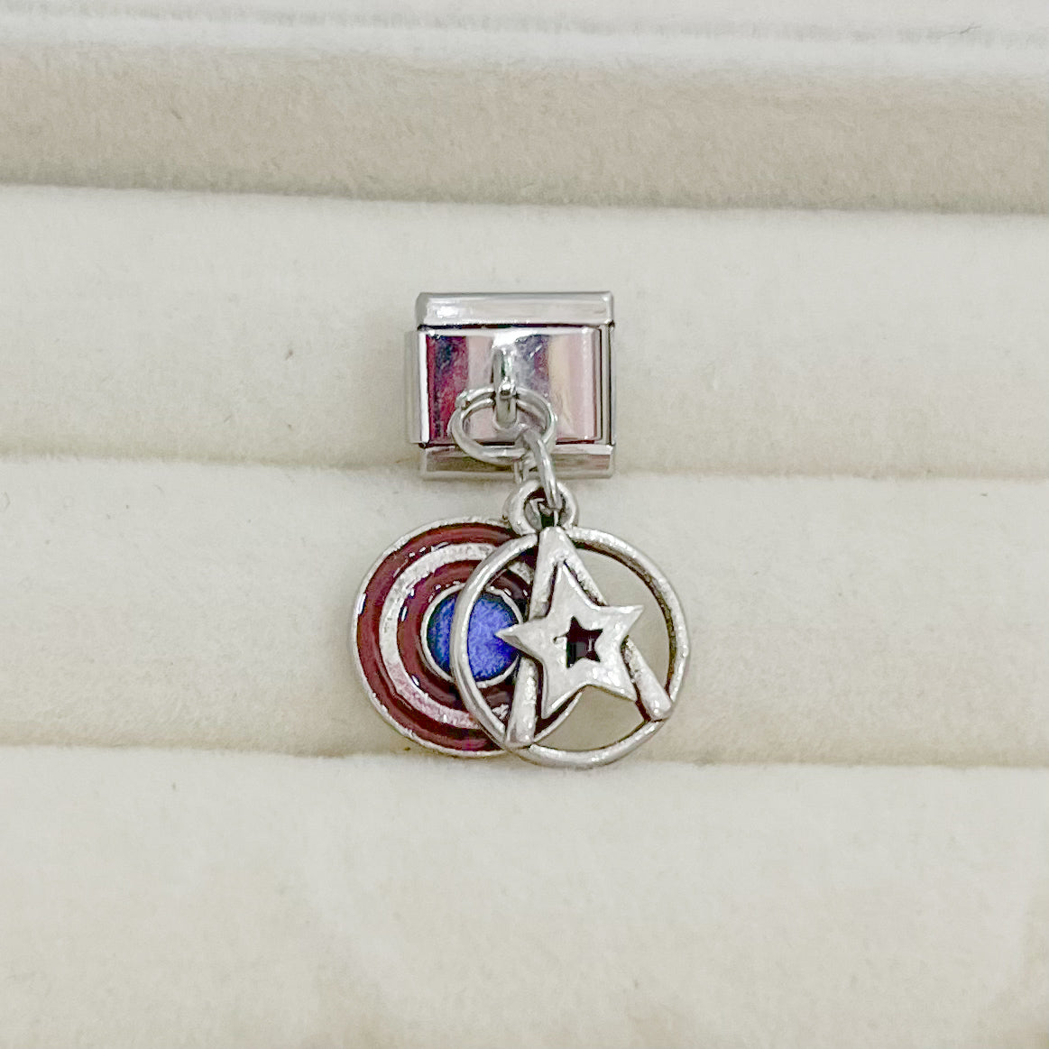 CHARM CAPITÁN AMÉRICA