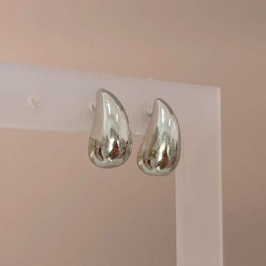 ARETES GOTA PLATEADO