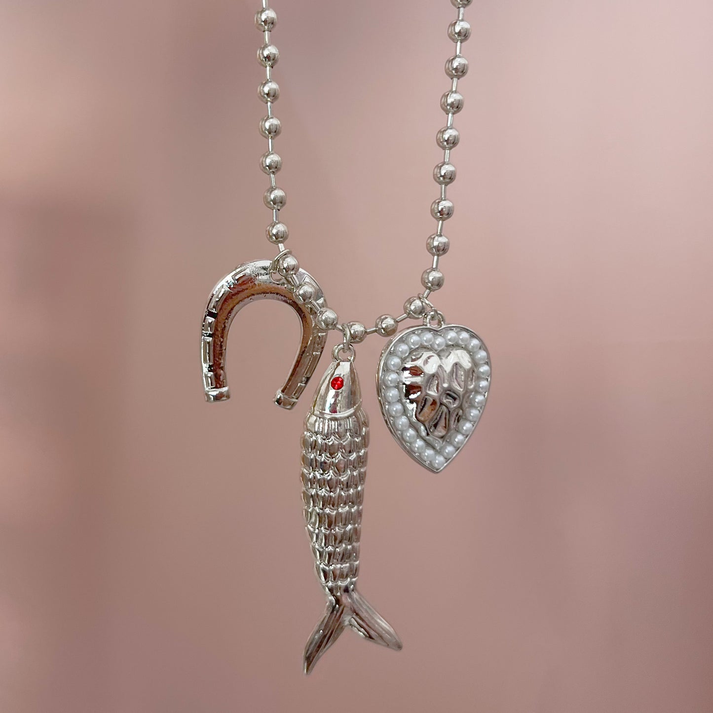COLLAR PESCADO PLATEADO