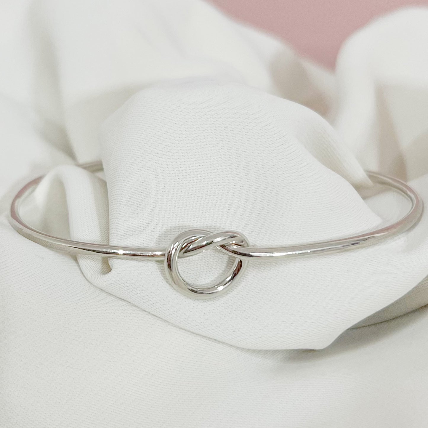 BRAZALETE NUDO PLATEADO