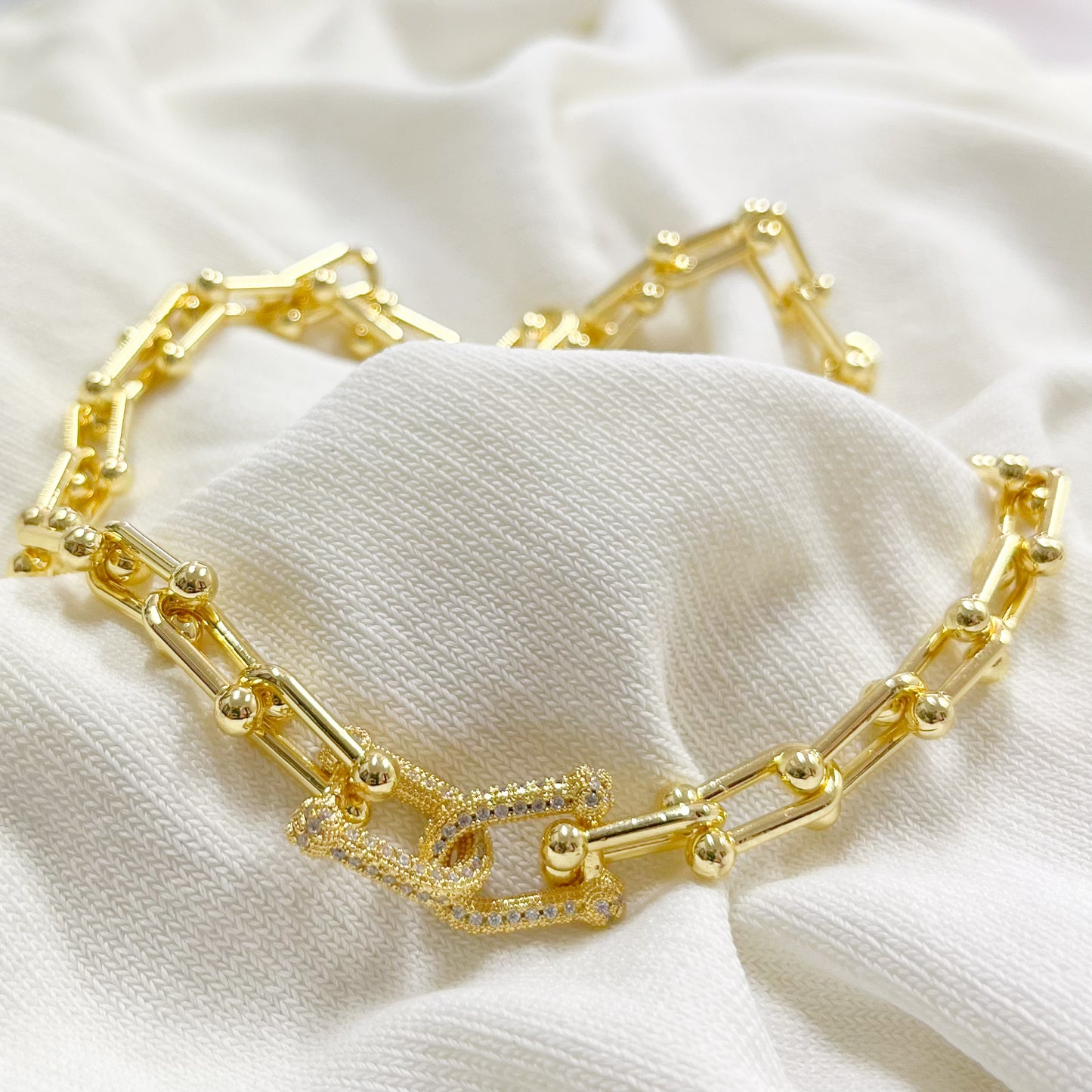Collar herradura zirconias