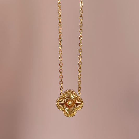 COLLAR TRÉBOL DORADO