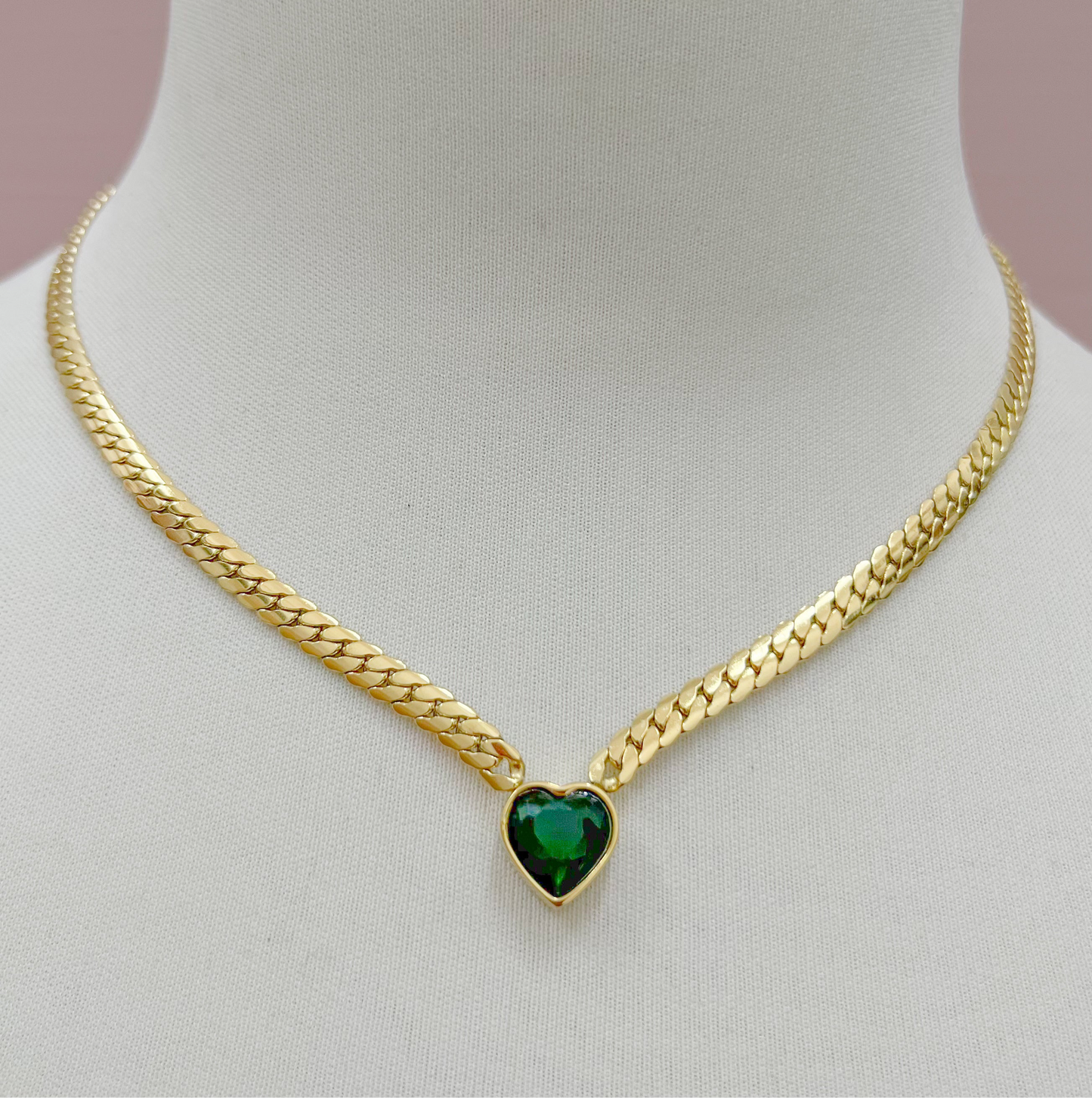 COLLAR CORAZÓN VERDE